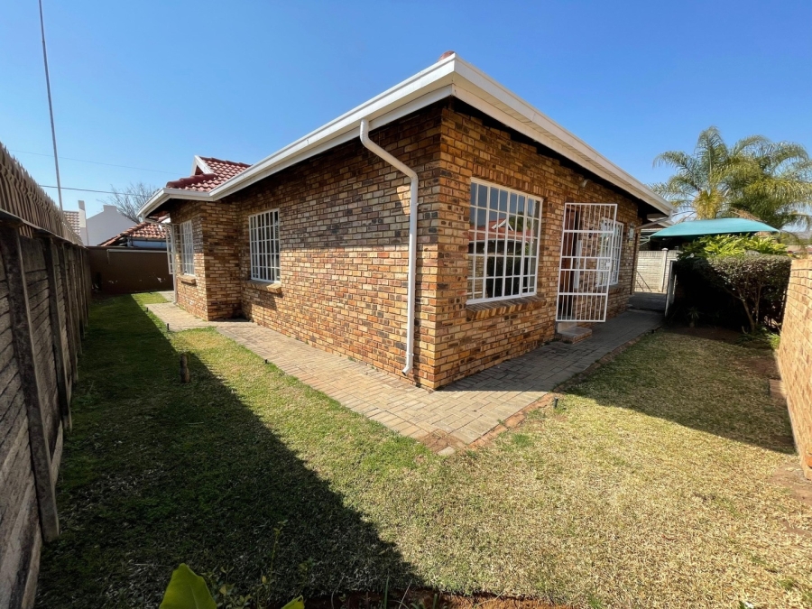 To Let 3 Bedroom Property for Rent in Protea Park North West
